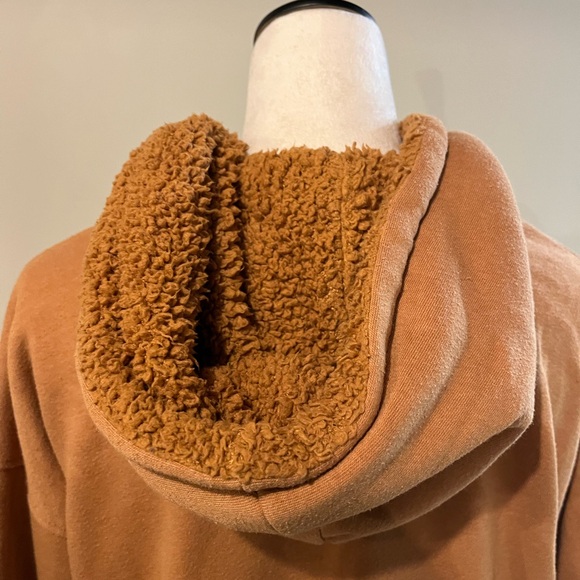 2/$15 AE Hooded Sweatshirt Size XS - Picture 7 of 13